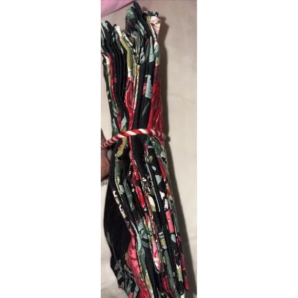 APRIL CORNELL MERRY BLACK RED ANTIQUE FLORAL VIBRANT 8 SQUARE NAPKINS 15X15 NEW - Picture 2 of 4